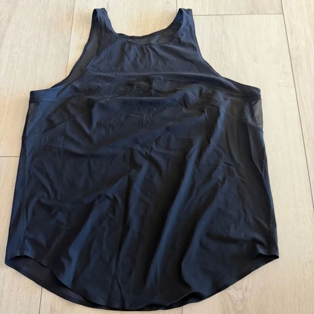 Lululemon women’s black top size s